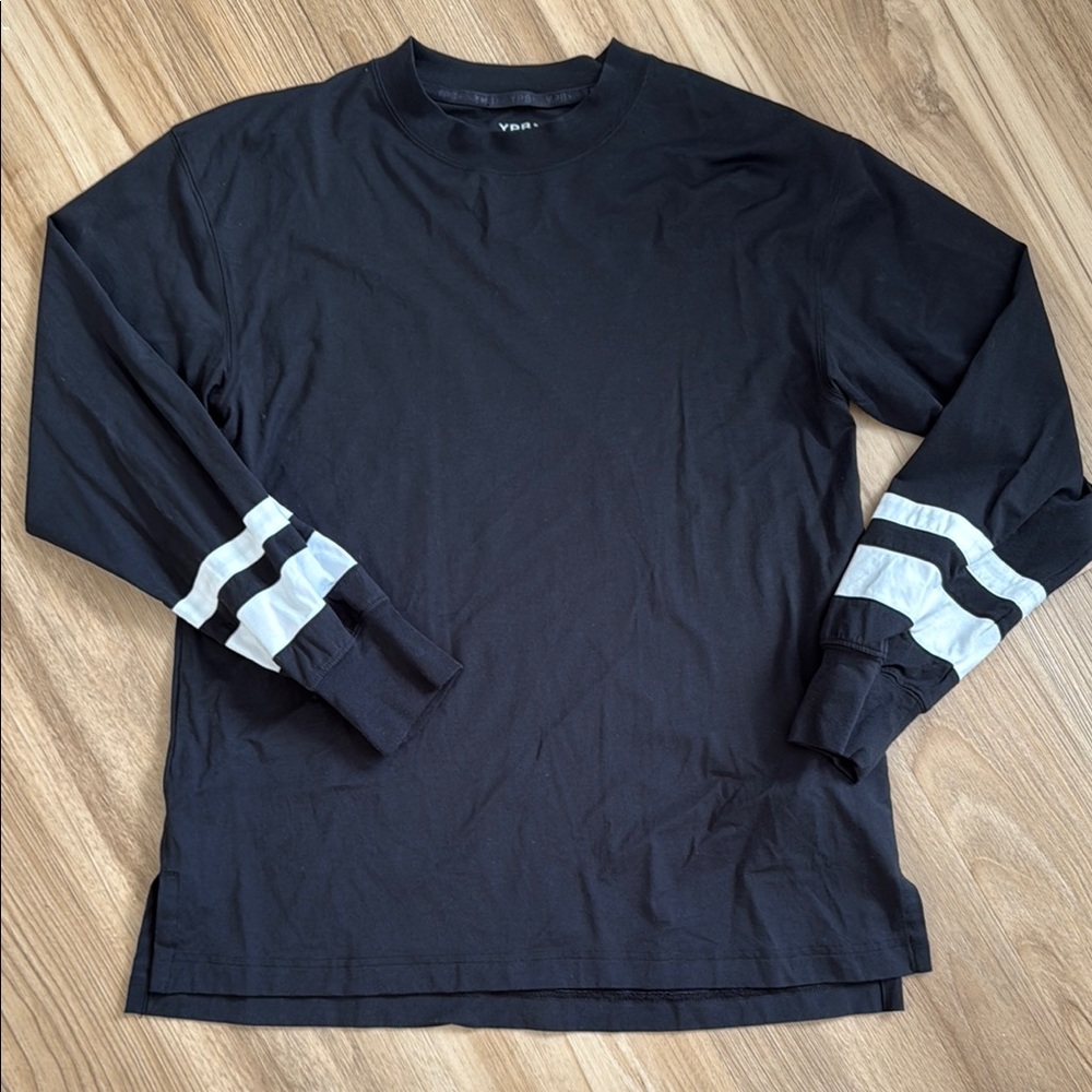 Abercrombie & Fitch Black Long Sleeve Tee with White Stripes